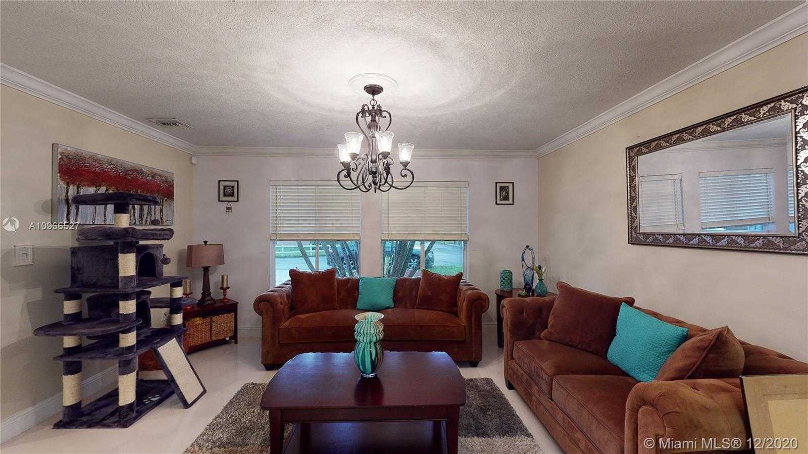 Small Image of 9711 SOUTH WEST 164TH CT, Miami Number 2