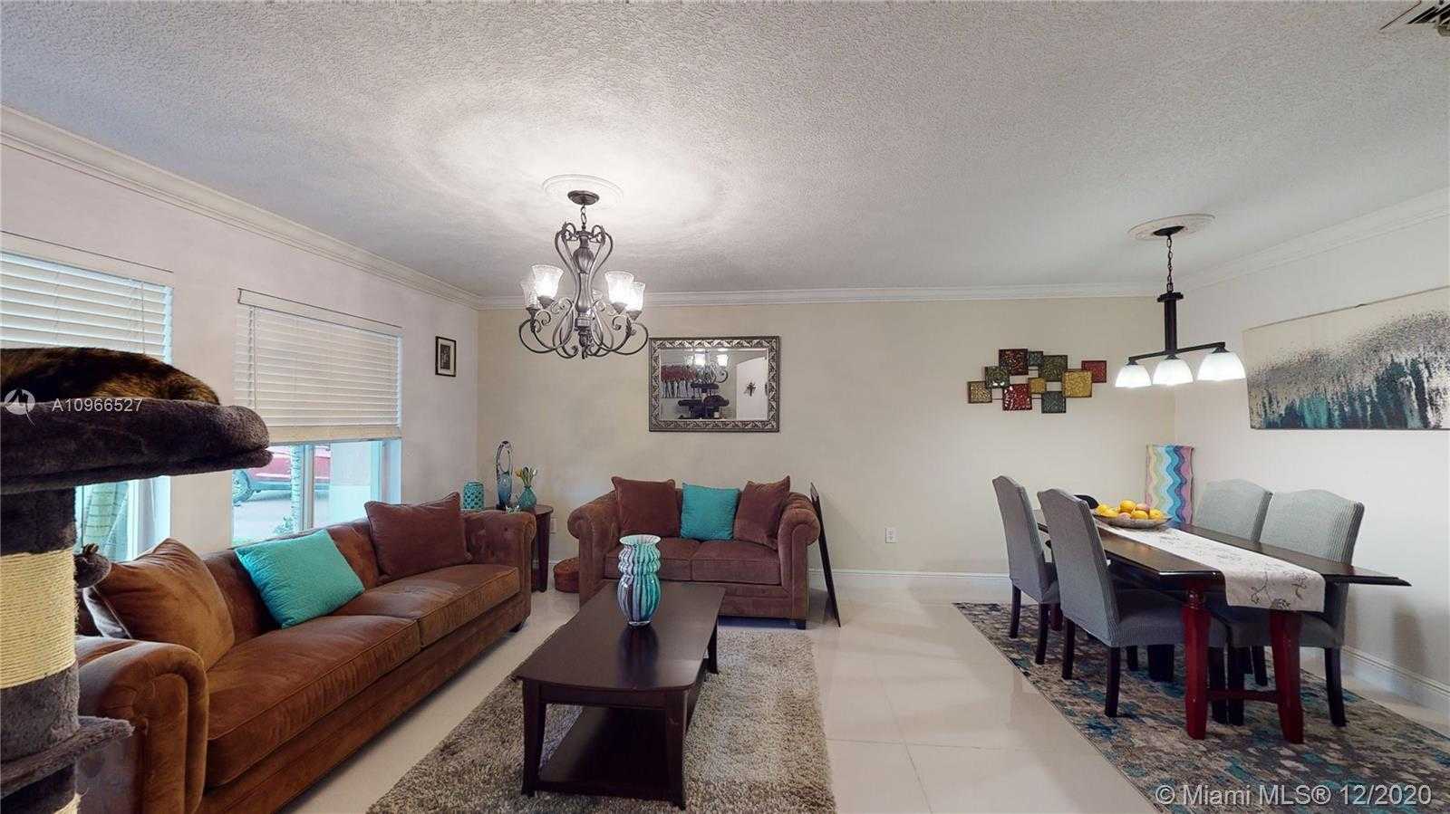 Small Image of 9711 SOUTH WEST 164TH CT, Miami Number 3
