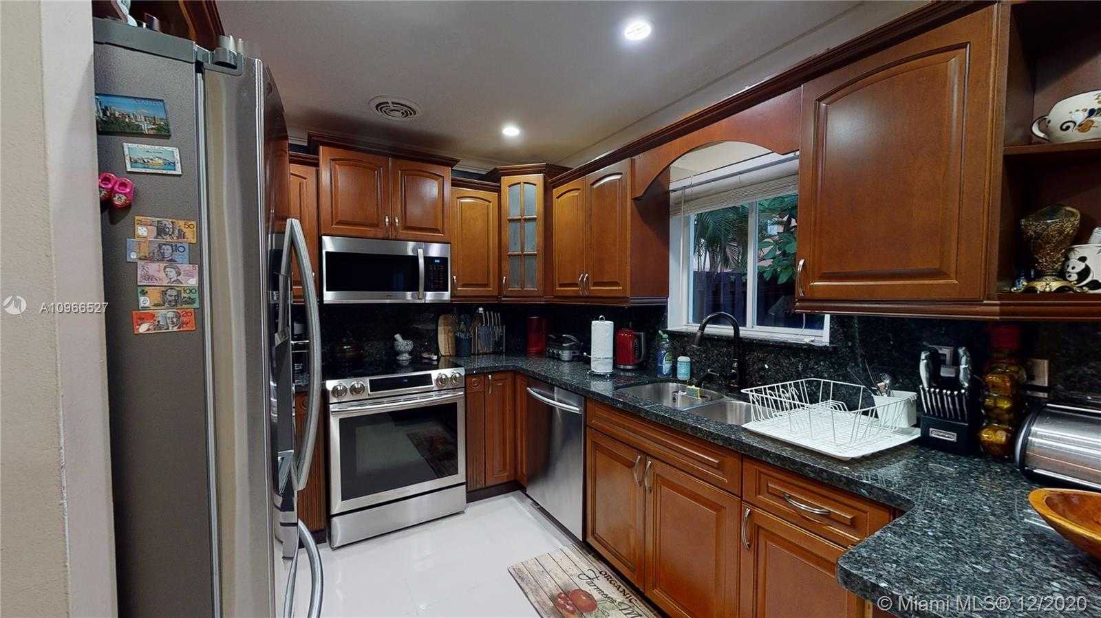 Small Image of 9711 SOUTH WEST 164TH CT, Miami Number 5