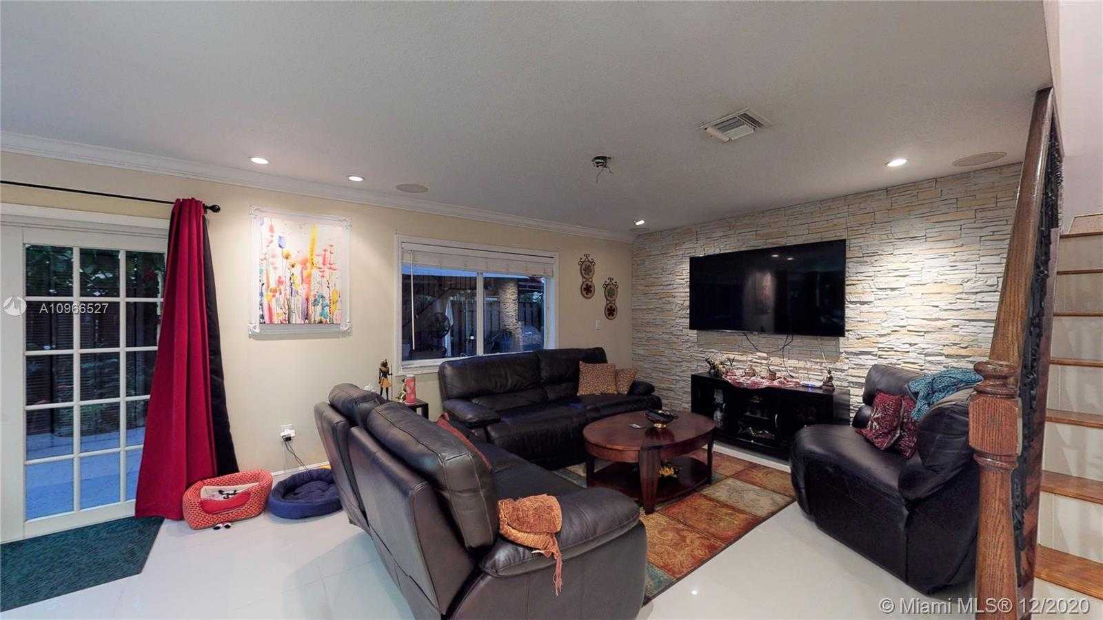 Small Image of 9711 SOUTH WEST 164TH CT, Miami Number 7