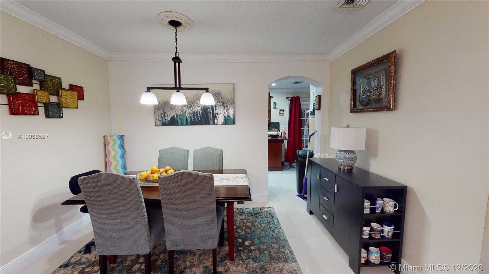 Small Image of 9711 SOUTH WEST 164TH CT, Miami Number 8