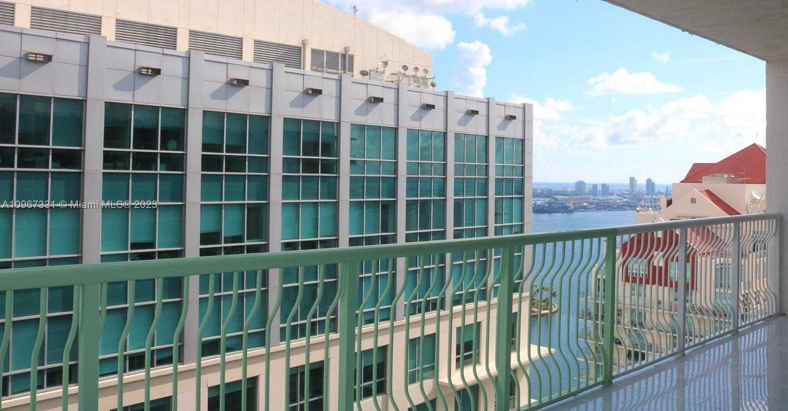 Small Image of 1200 BRICKELL BAY DR #4214, Miami Number 2