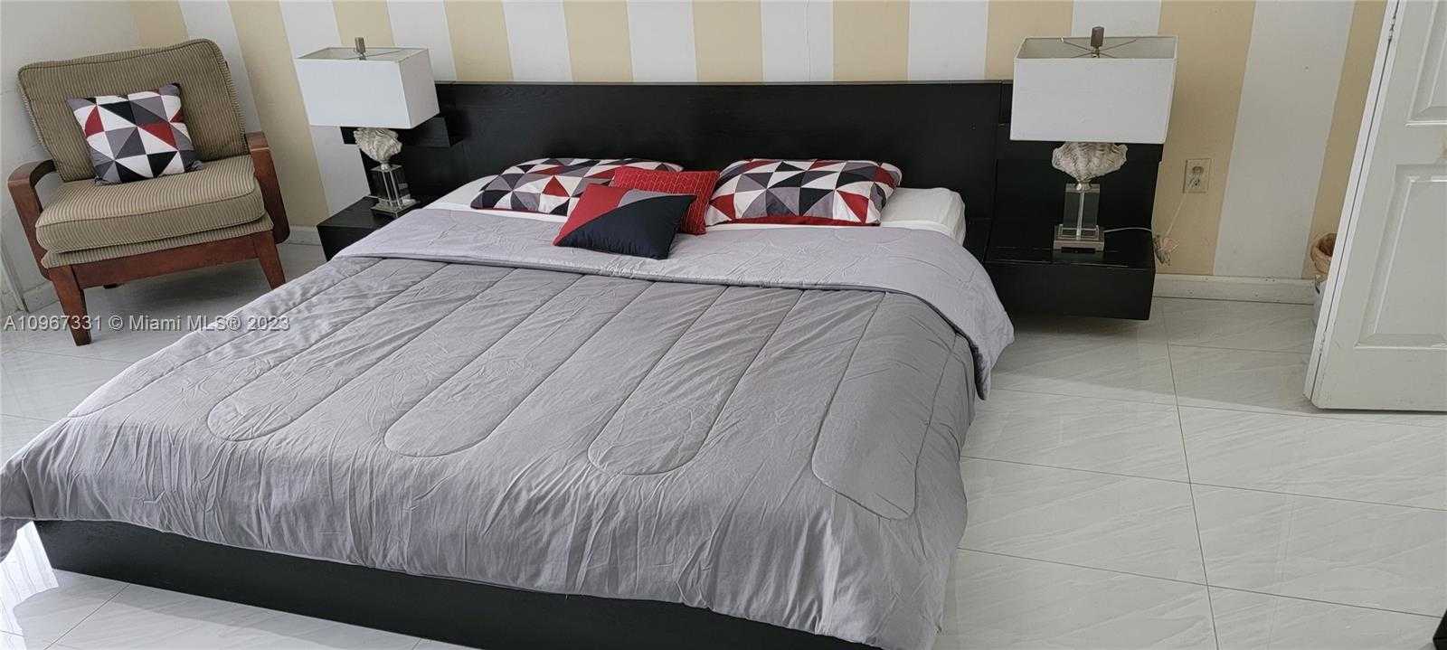 Small Image of 1200 BRICKELL BAY DR #4214, Miami Number 20