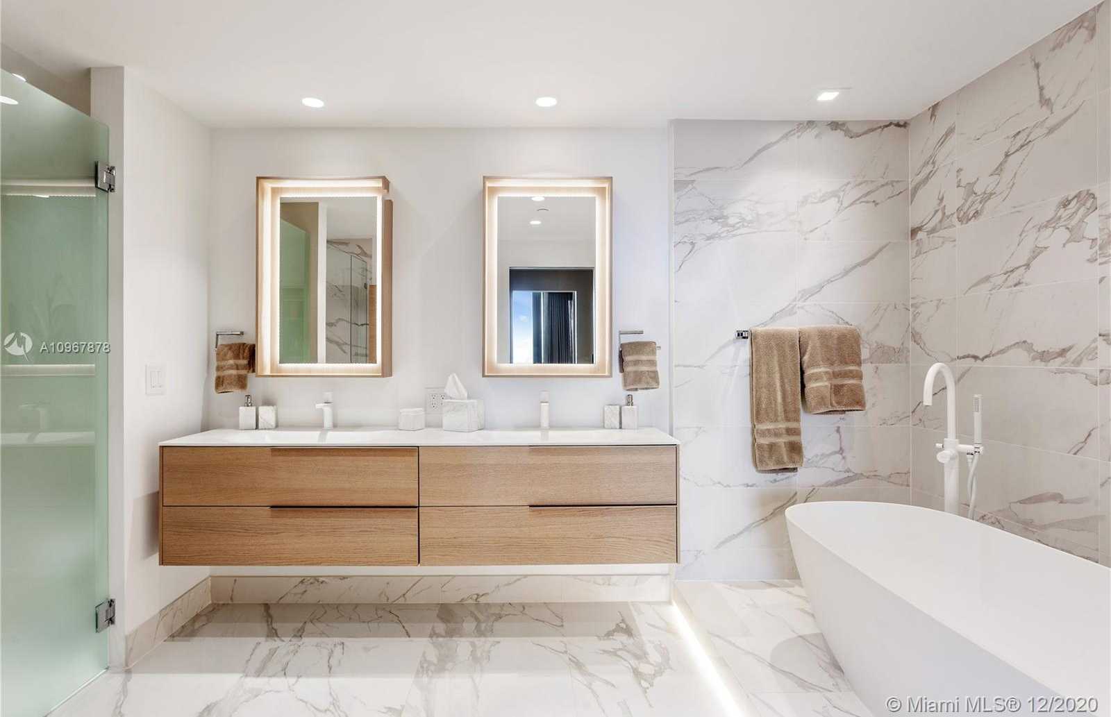 Small Image of 400 ALTON RD #1908, Miami Beach Number 12