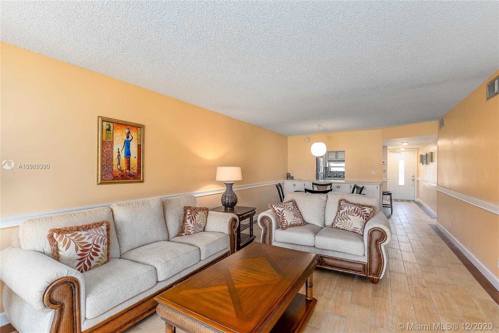 Small Image of 700 SOUTH HOLLYBROOK DR #108, Pembroke Pines Number 12