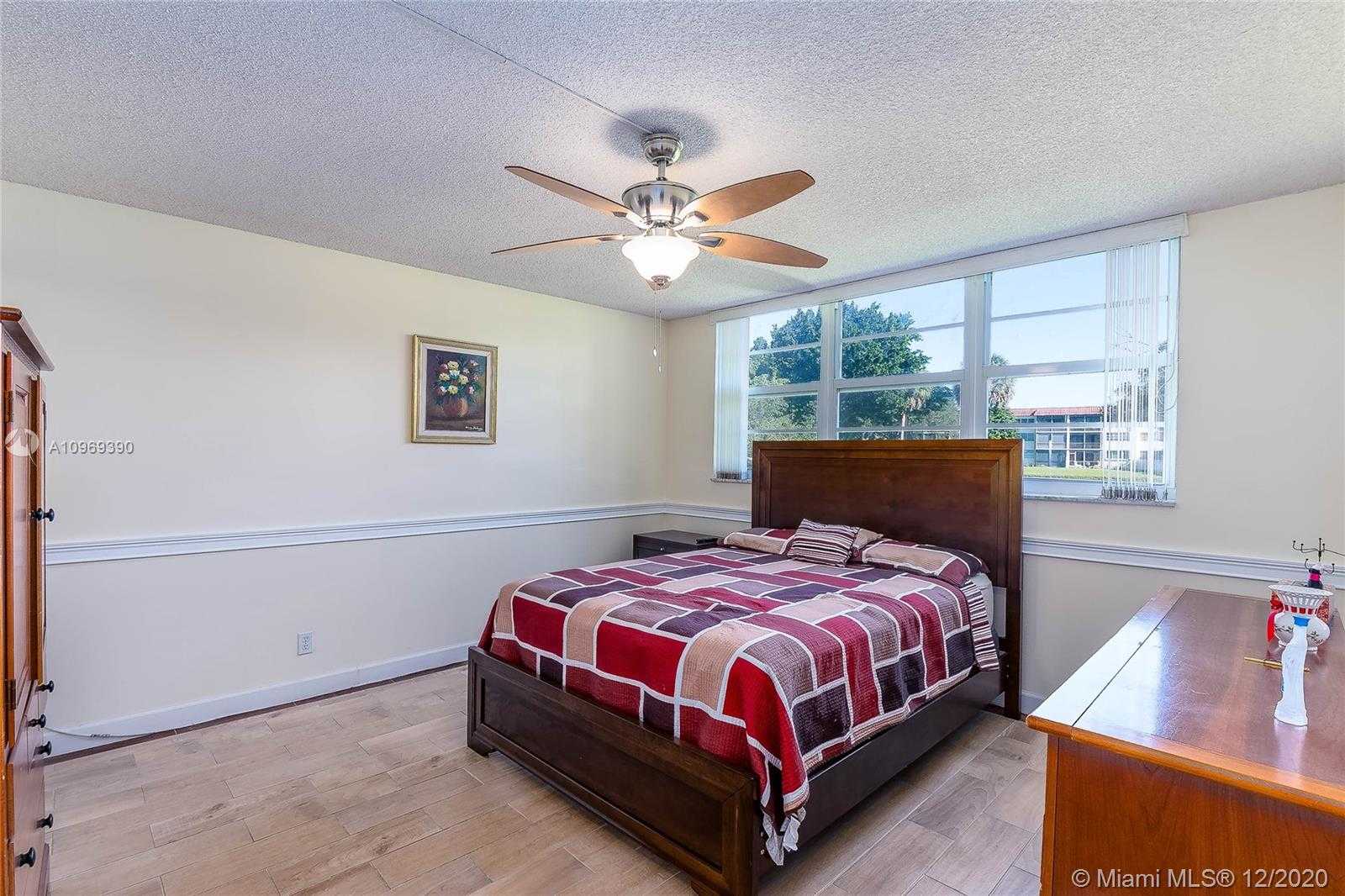 Small Image of 700 SOUTH HOLLYBROOK DR #108, Pembroke Pines Number 16