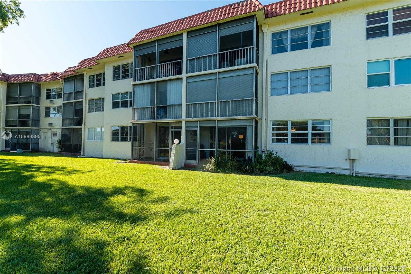 Small Image of 700 SOUTH HOLLYBROOK DR #108, Pembroke Pines Number 19