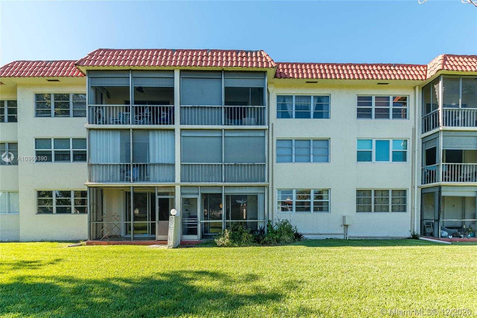 Small Image of 700 SOUTH HOLLYBROOK DR #108, Pembroke Pines Number 20