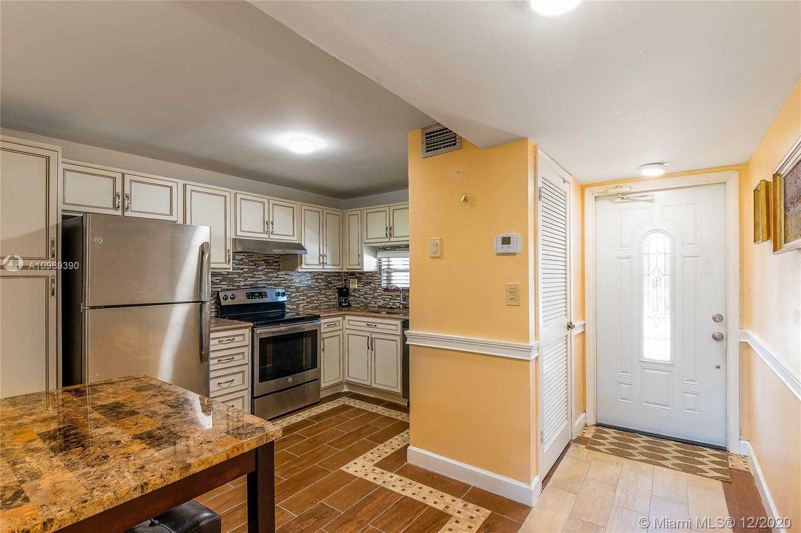 Small Image of 700 SOUTH HOLLYBROOK DR #108, Pembroke Pines Number 6