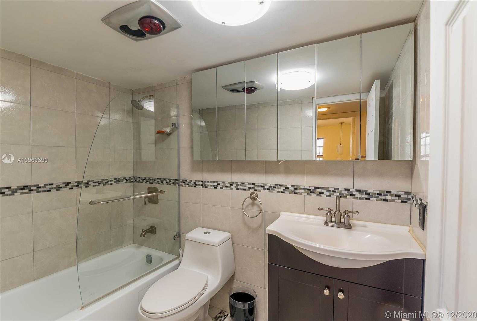 Small Image of 700 SOUTH HOLLYBROOK DR #108, Pembroke Pines Number 8
