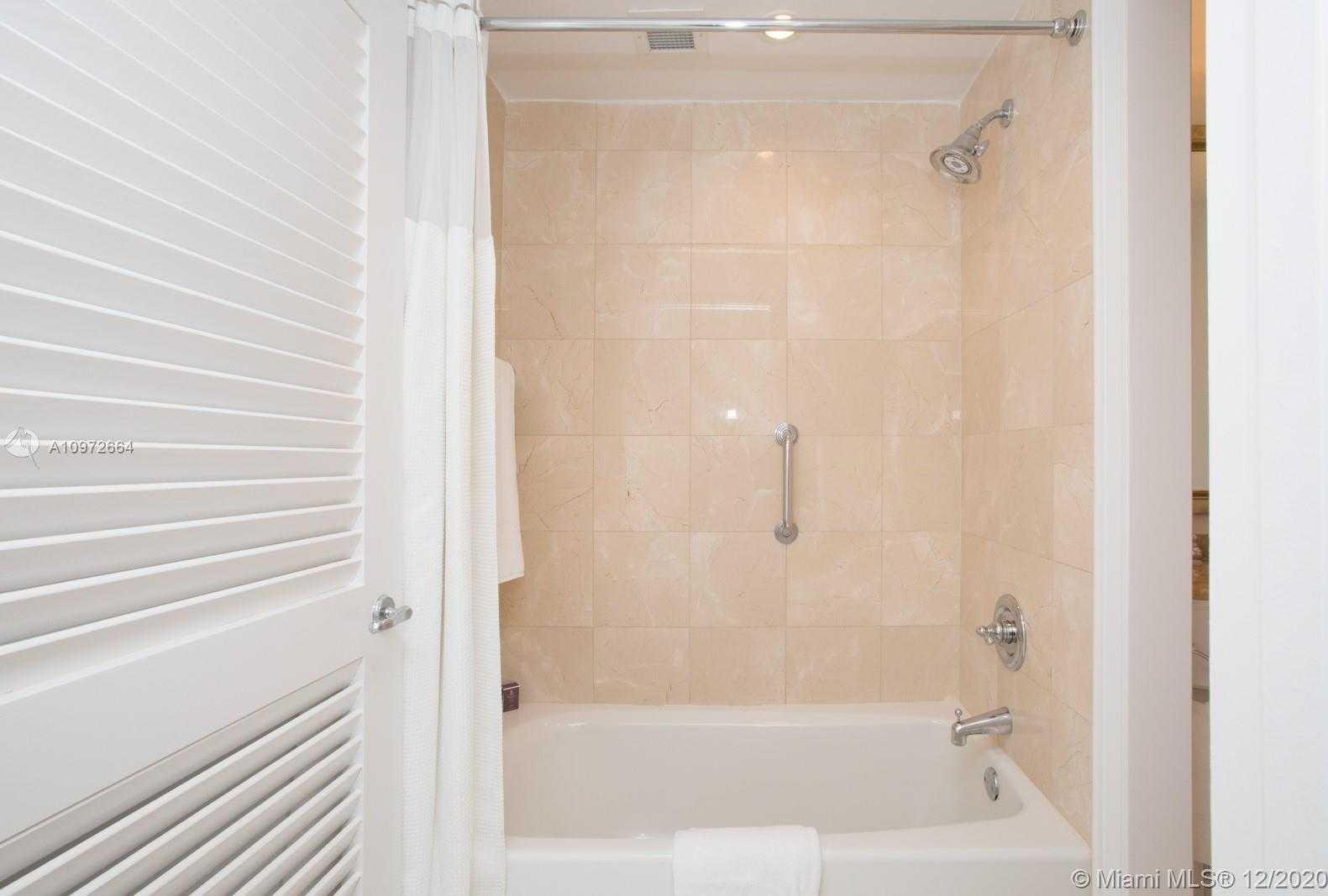 Small Image of 455 GRAND BAY DR #PH17, Key Biscayne Number 32