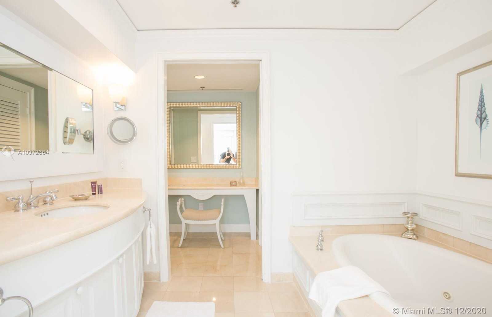 Small Image of 455 GRAND BAY DR #PH17, Key Biscayne Number 40