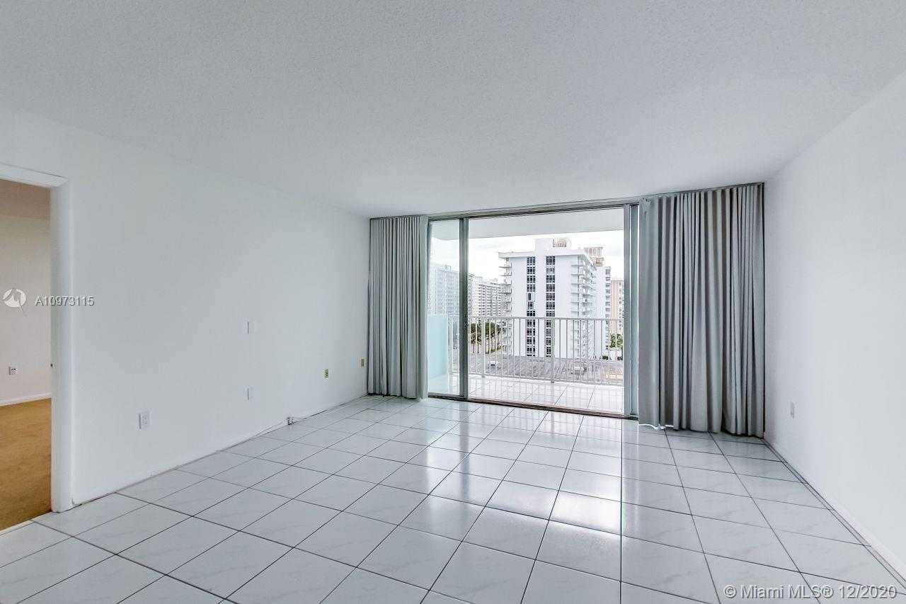 Small Image of 5838 COLLINS AVE #9G, Miami Beach Number 11