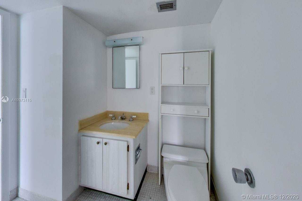 Small Image of 5838 COLLINS AVE #9G, Miami Beach Number 21