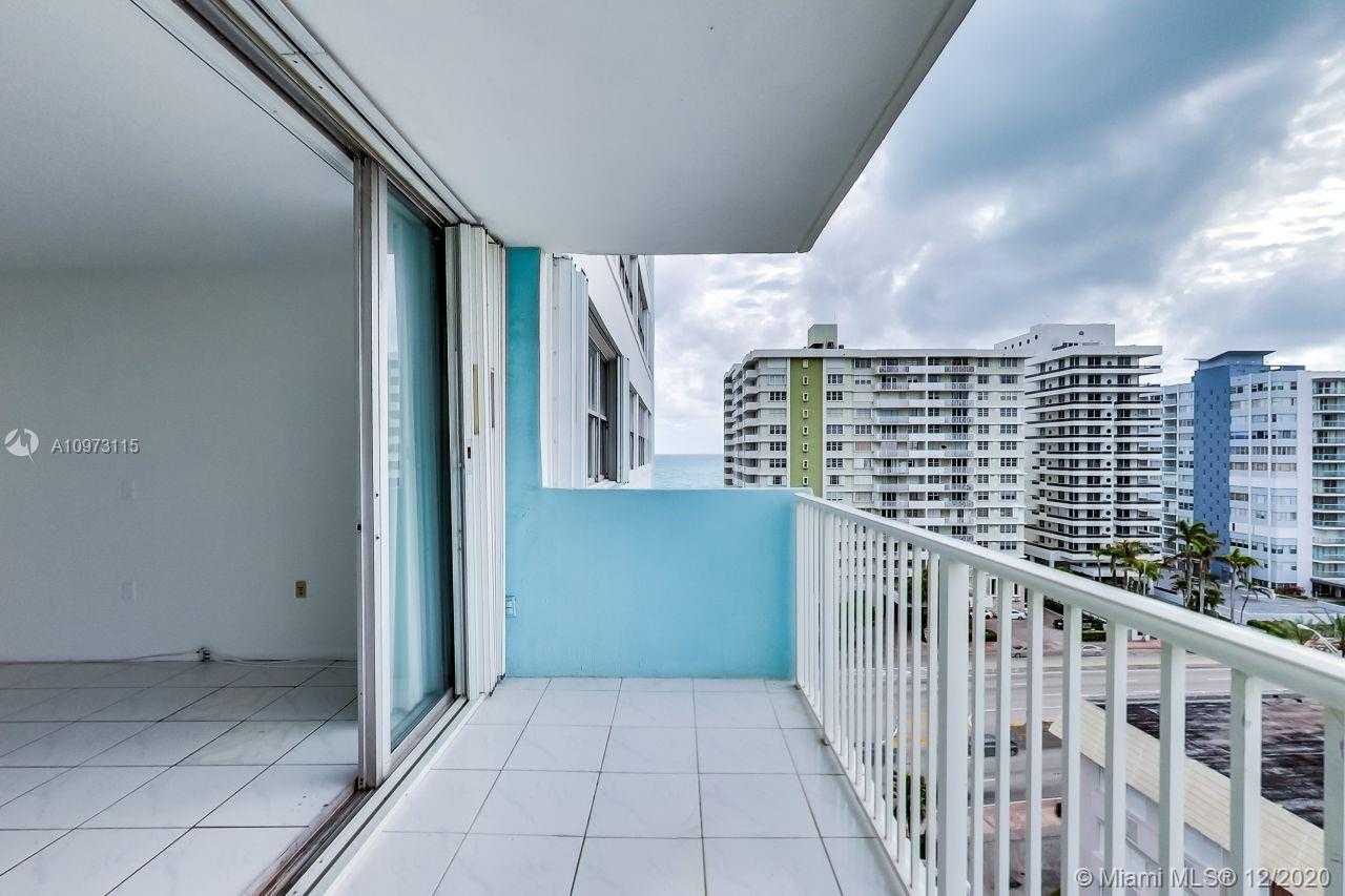 Small Image of 5838 COLLINS AVE #9G, Miami Beach Number 6