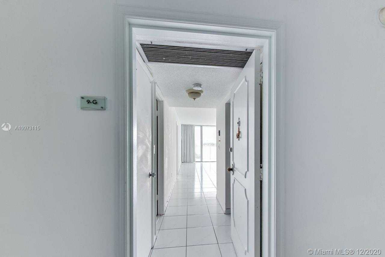 Small Image of 5838 COLLINS AVE #9G, Miami Beach Number 7