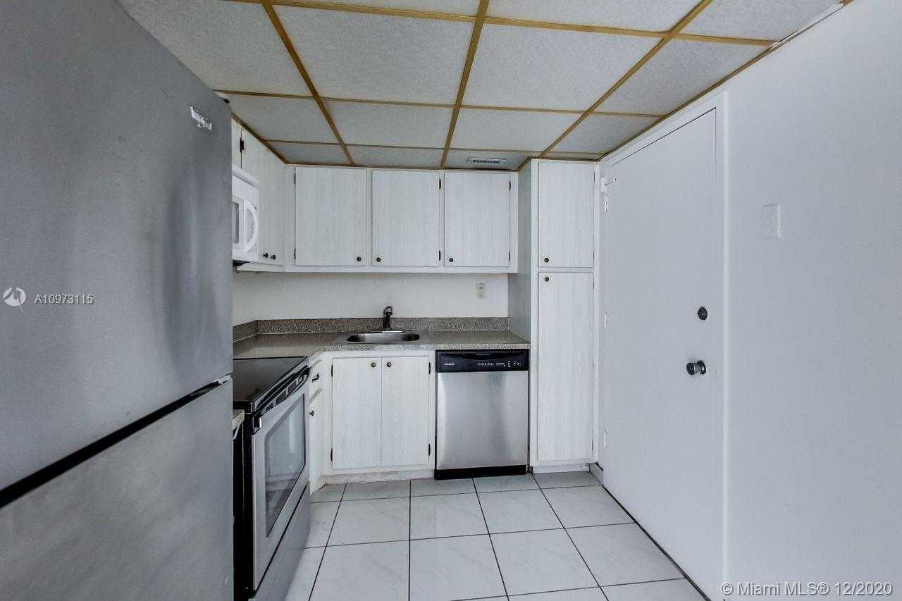 Small Image of 5838 COLLINS AVE #9G, Miami Beach Number 8