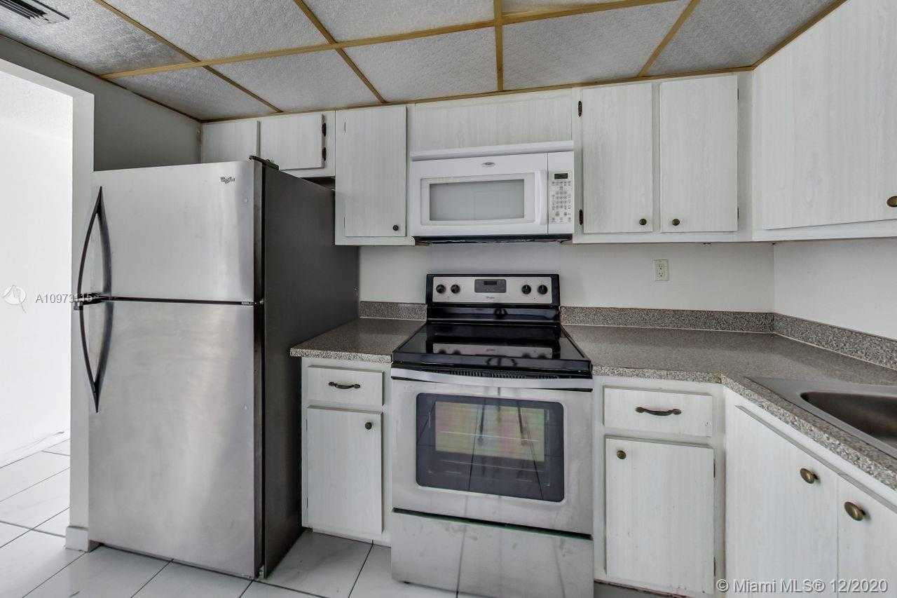 Small Image of 5838 COLLINS AVE #9G, Miami Beach Number 9