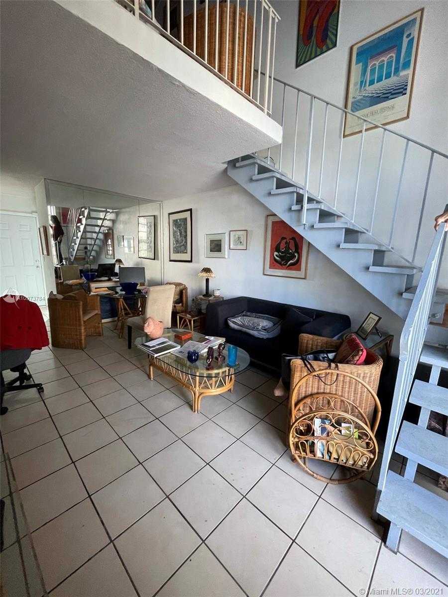 Small Image of 234 ANTIQUERA AVE #5, Coral Gables Number 13