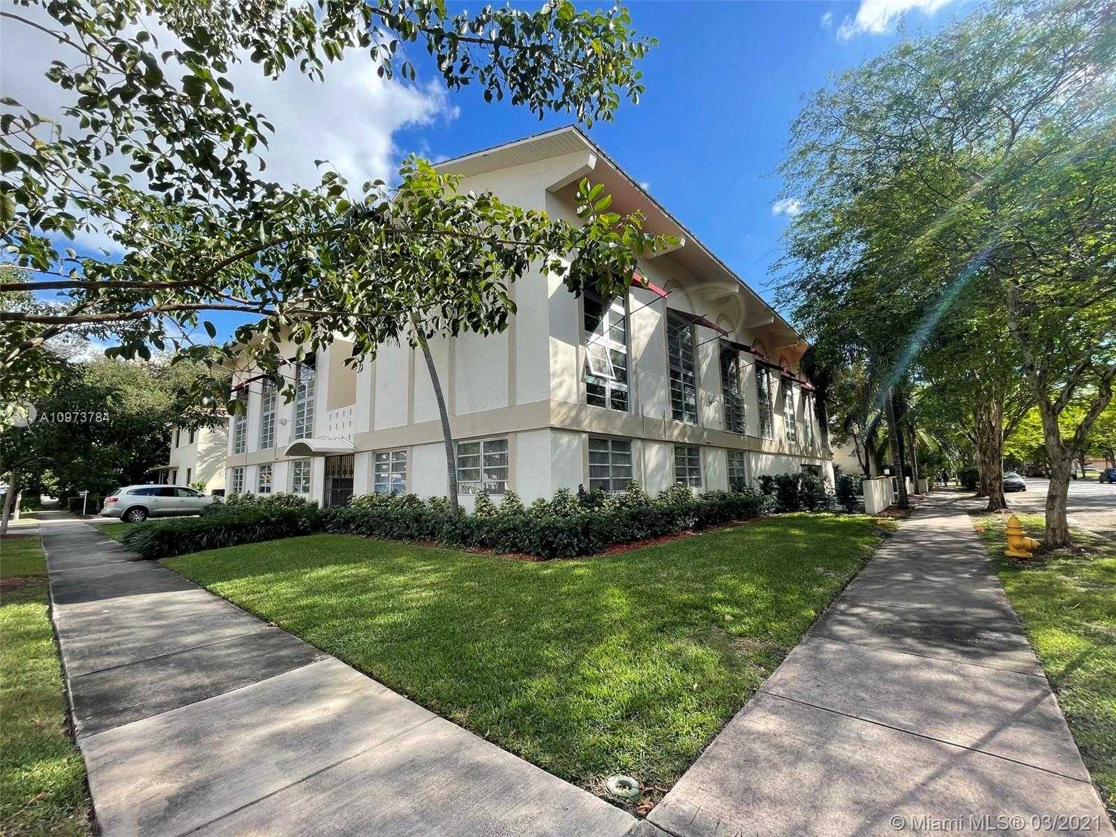 Small Image of 234 ANTIQUERA AVE #5, Coral Gables Number 2
