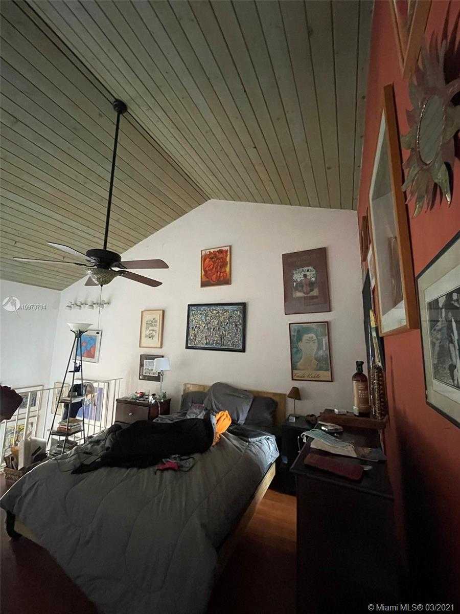 Small Image of 234 ANTIQUERA AVE #5, Coral Gables Number 20