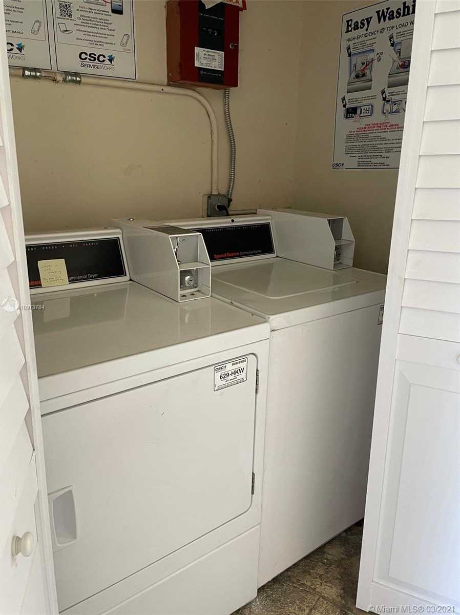 Small Image of 234 ANTIQUERA AVE #5, Coral Gables Number 8