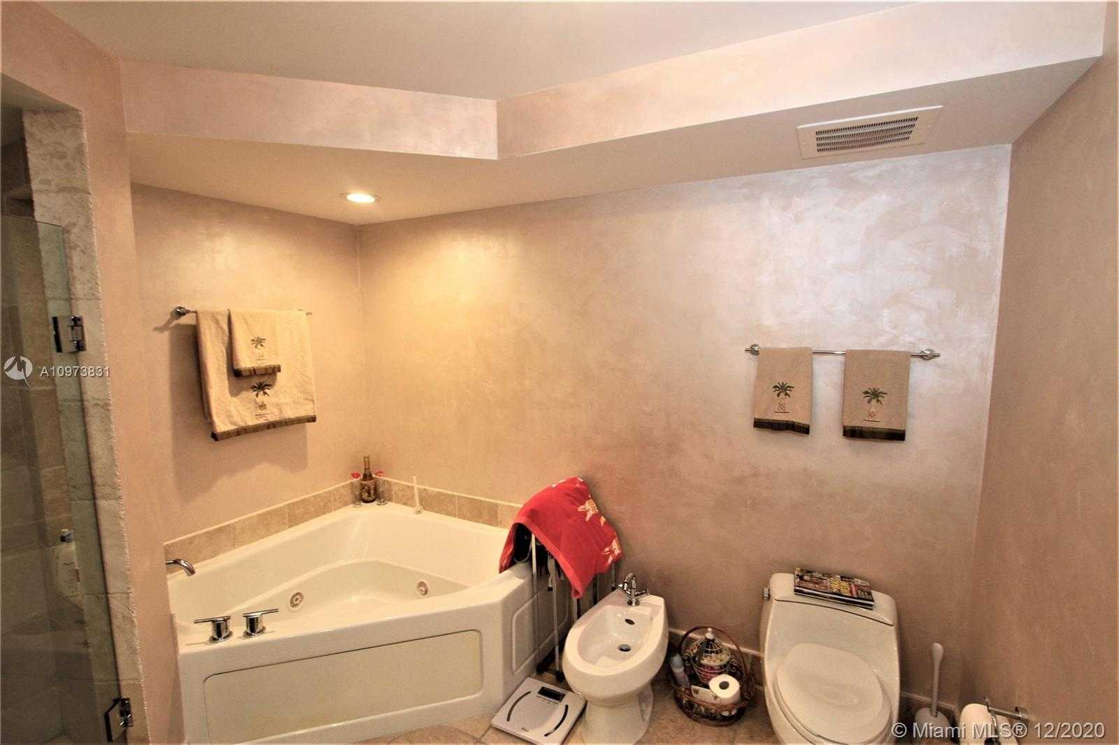 Small Image of 18201 COLLINS AVE #503, Sunny Isles Beach Number 31