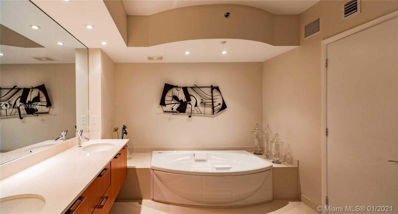 Small Image of 400 ALTON RD #1501, Miami Beach Number 20