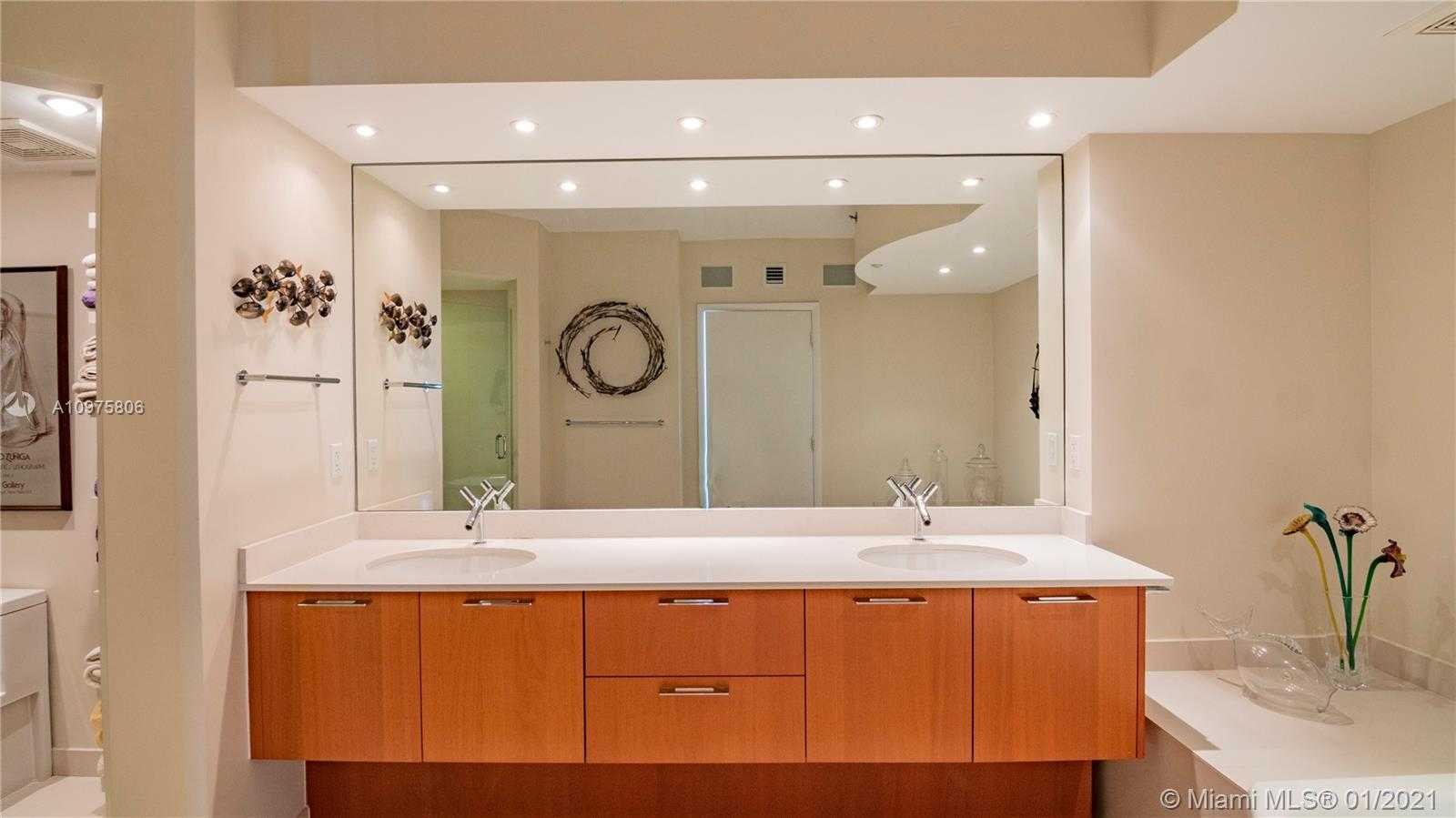 Small Image of 400 ALTON RD #1501, Miami Beach Number 22