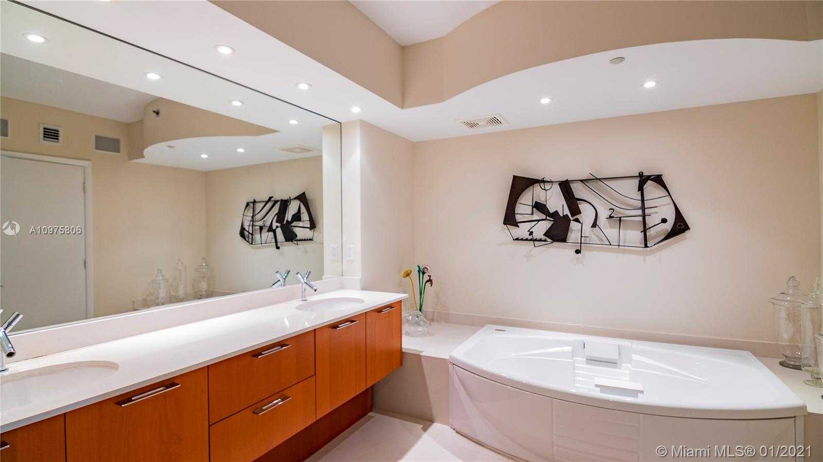 Small Image of 400 ALTON RD #1501, Miami Beach Number 9
