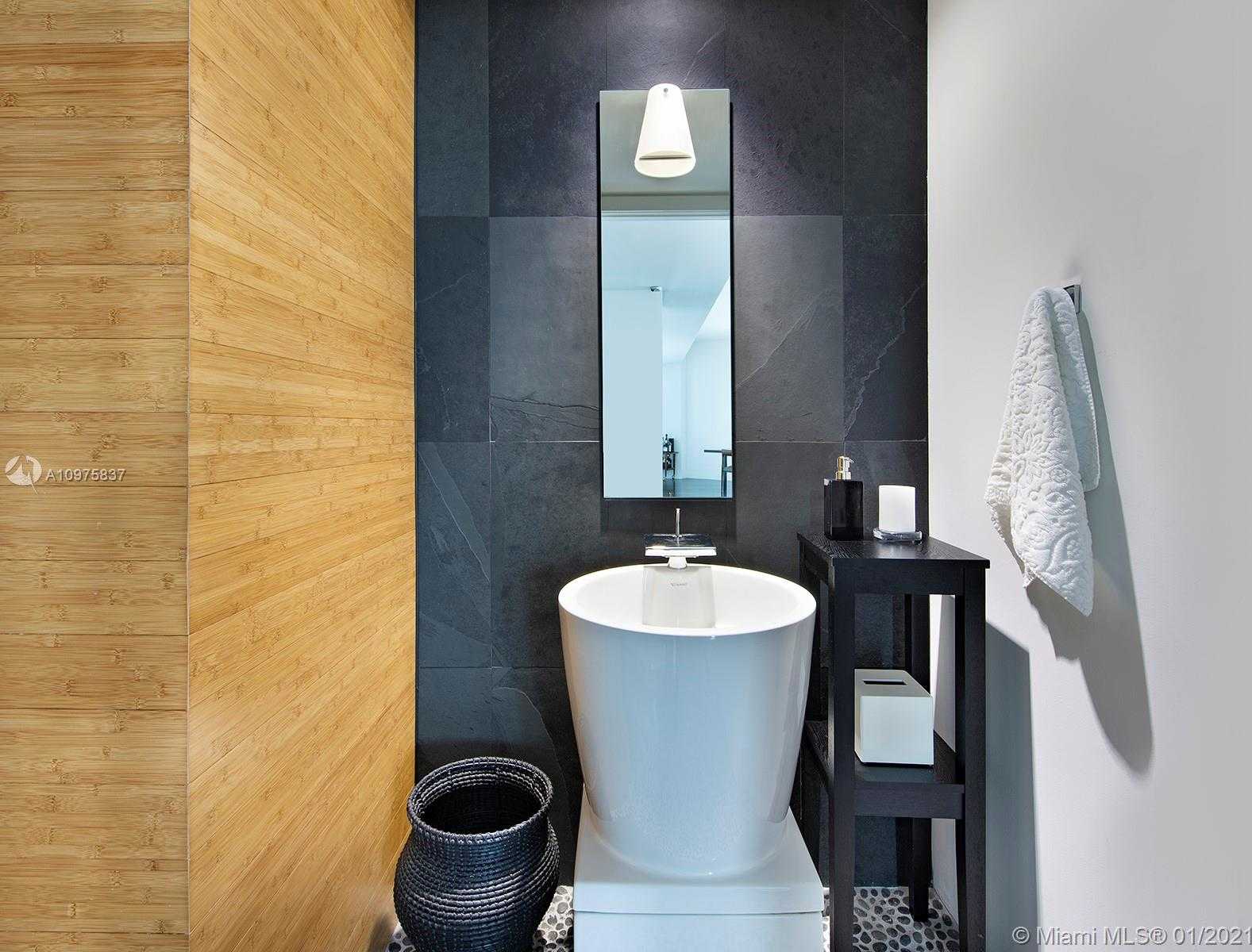 Small Image of 5959 COLLINS AVE #1502, Miami Beach Number 17
