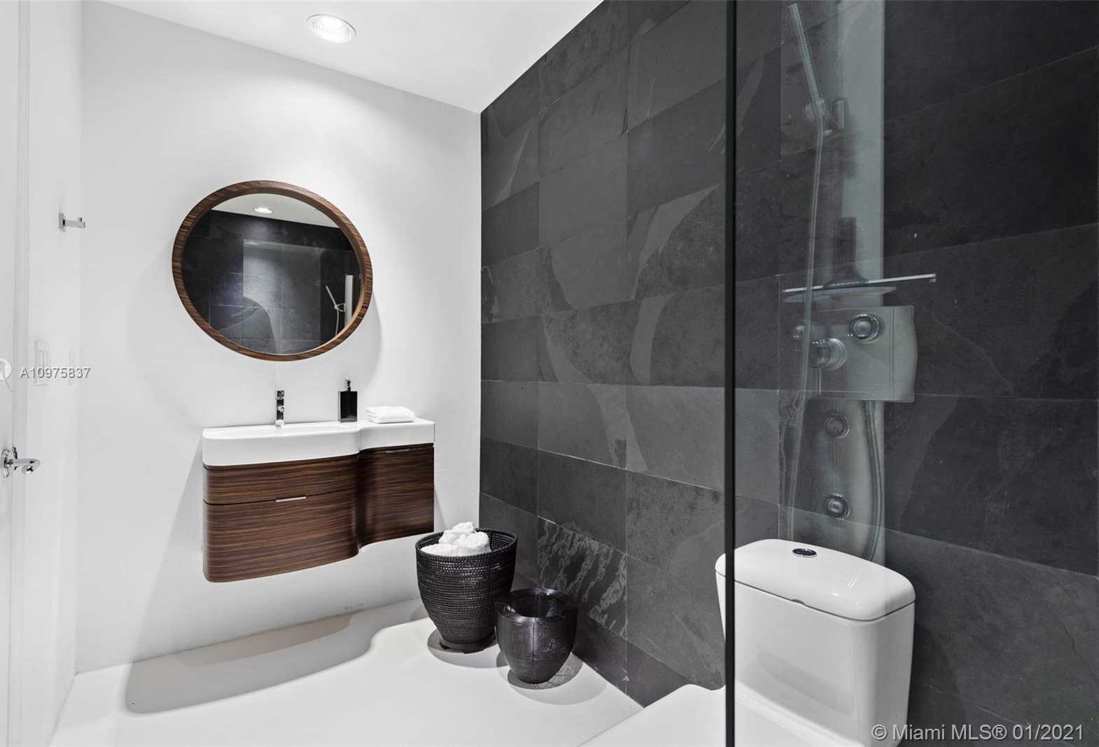 Small Image of 5959 COLLINS AVE #1502, Miami Beach Number 30