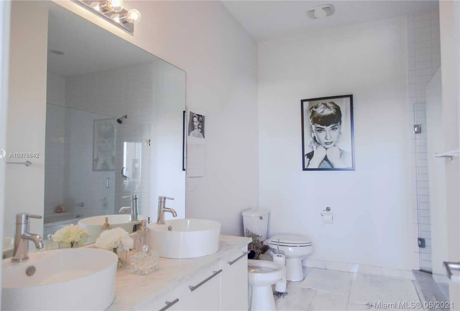 Small Image of 888 BISCAYNE BLVD #1212, Miami Number 14