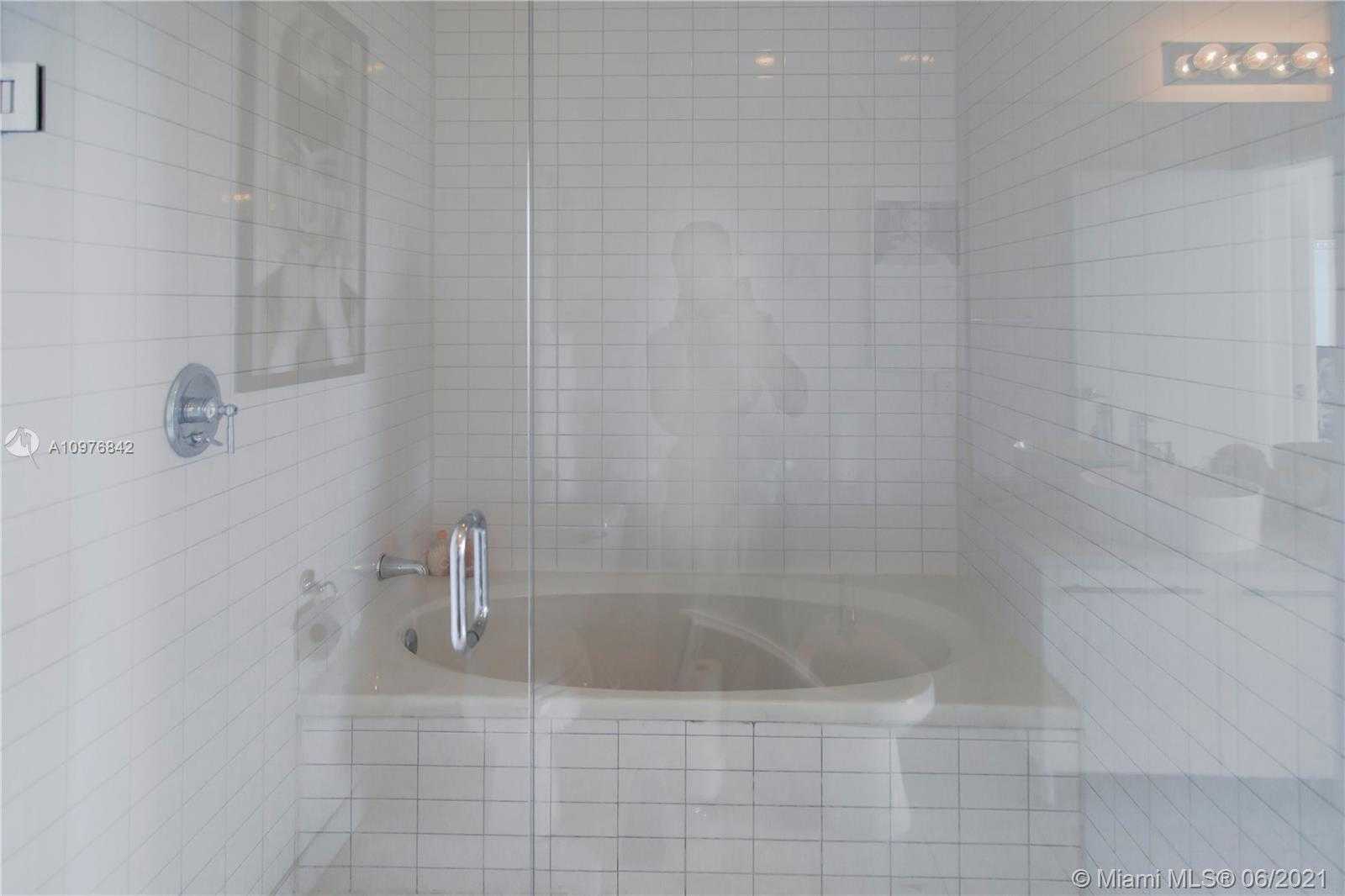 Small Image of 888 BISCAYNE BLVD #1212, Miami Number 15