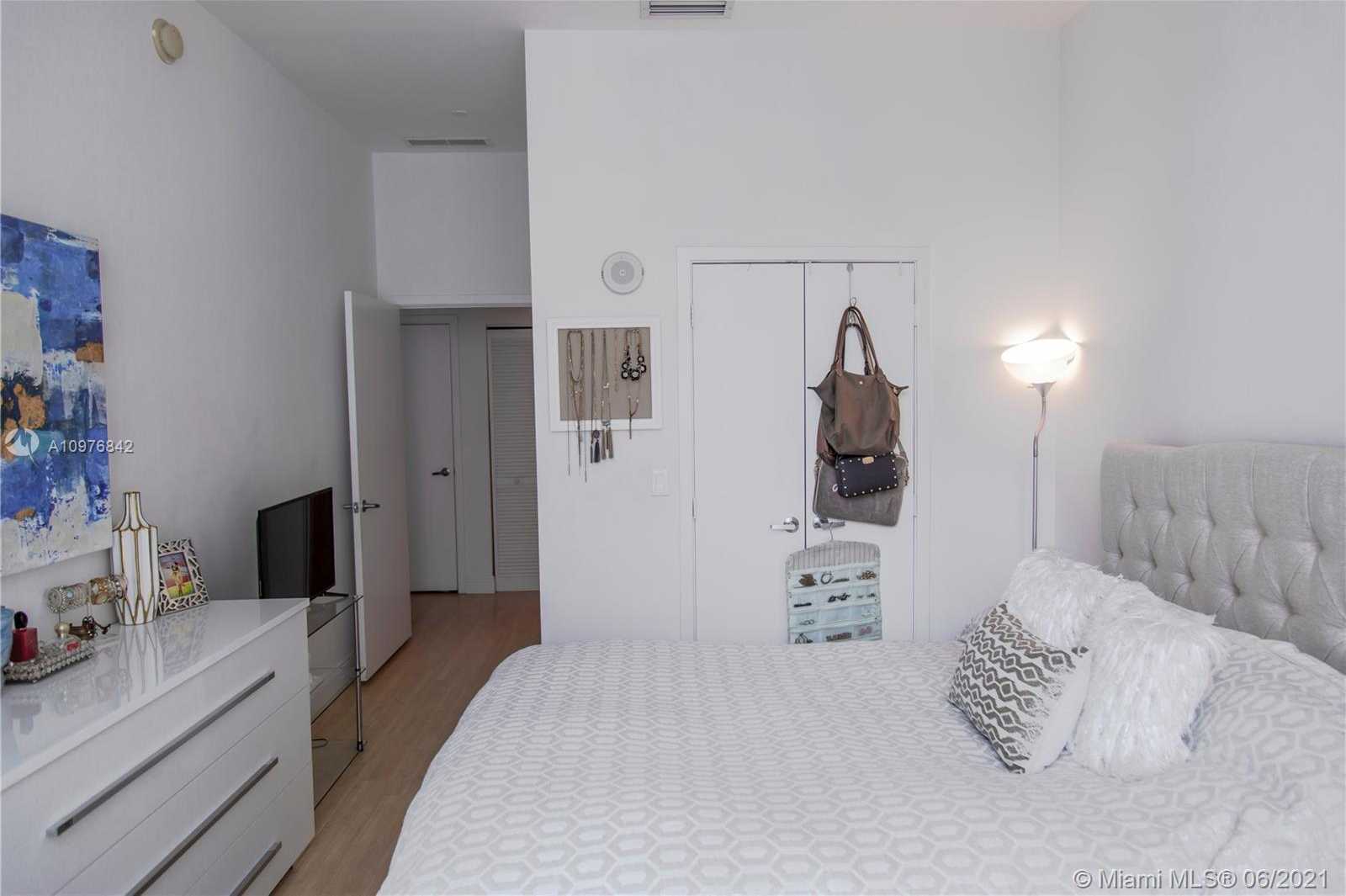 Small Image of 888 BISCAYNE BLVD #1212, Miami Number 20
