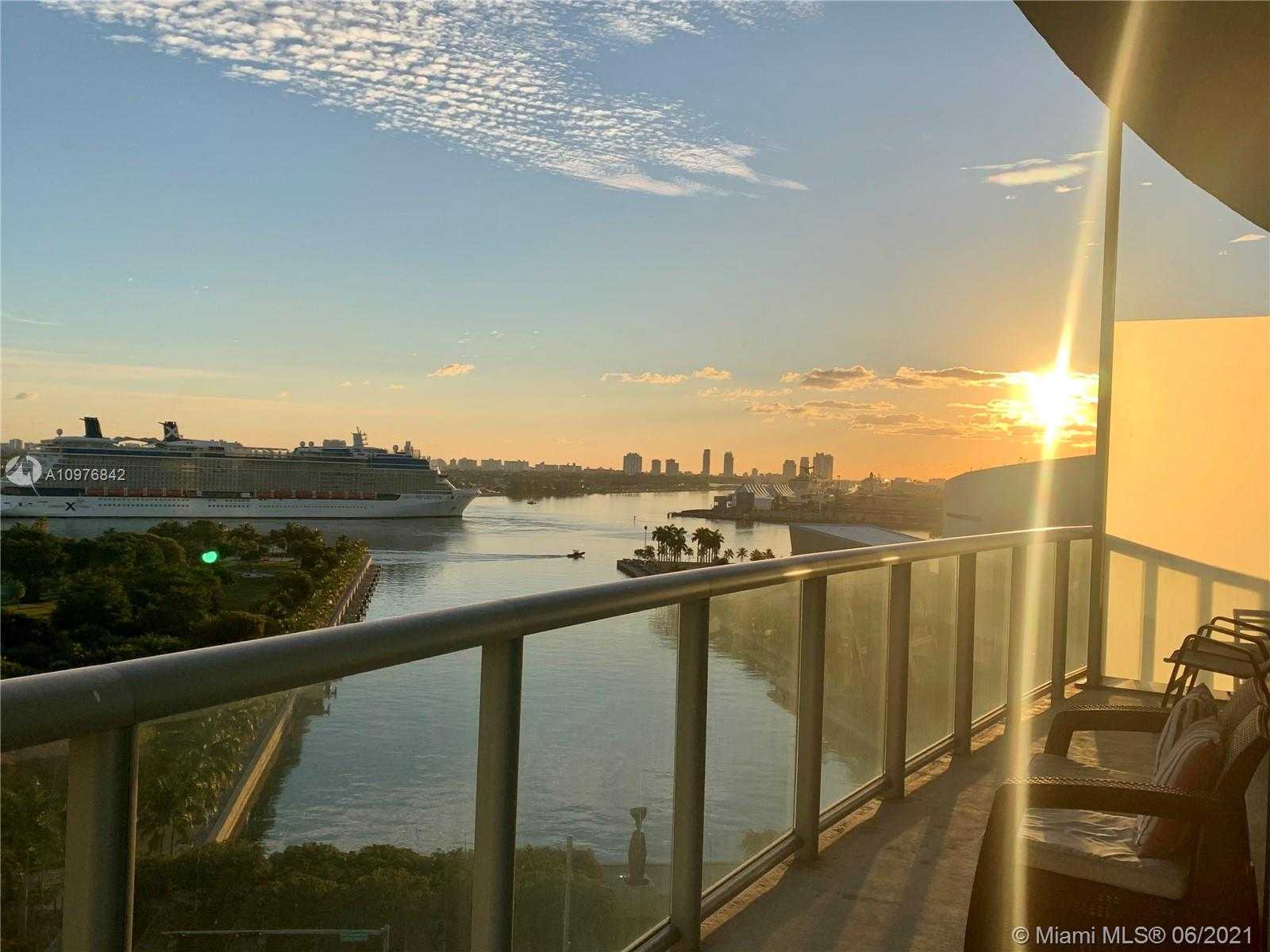 Small Image of 888 BISCAYNE BLVD #1212, Miami Number 3
