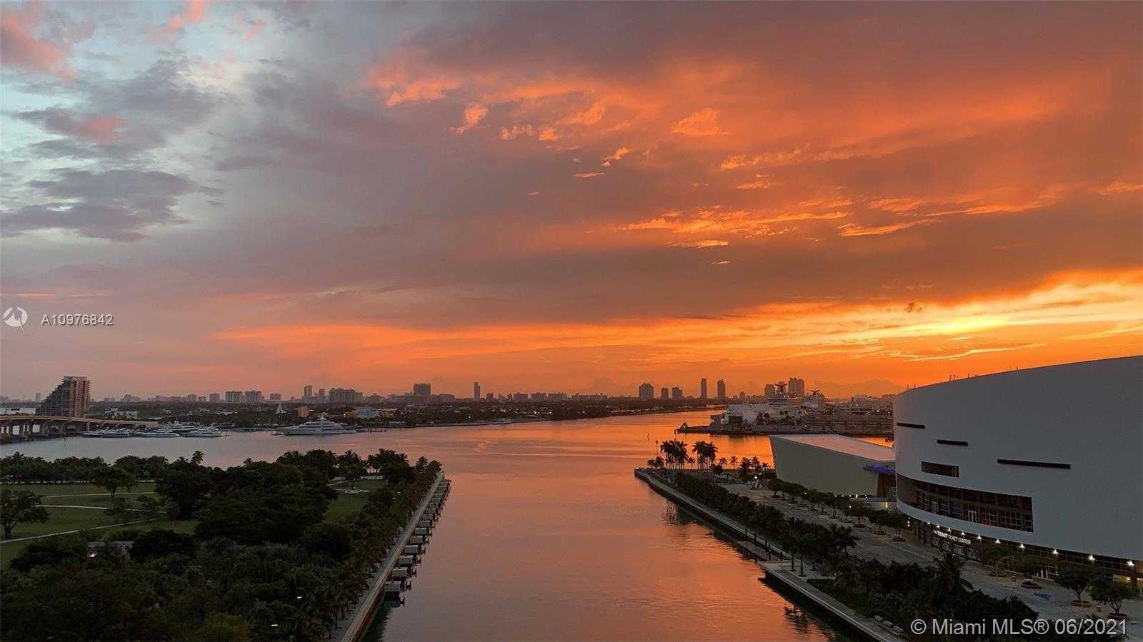 Small Image of 888 BISCAYNE BLVD #1212, Miami Number 4