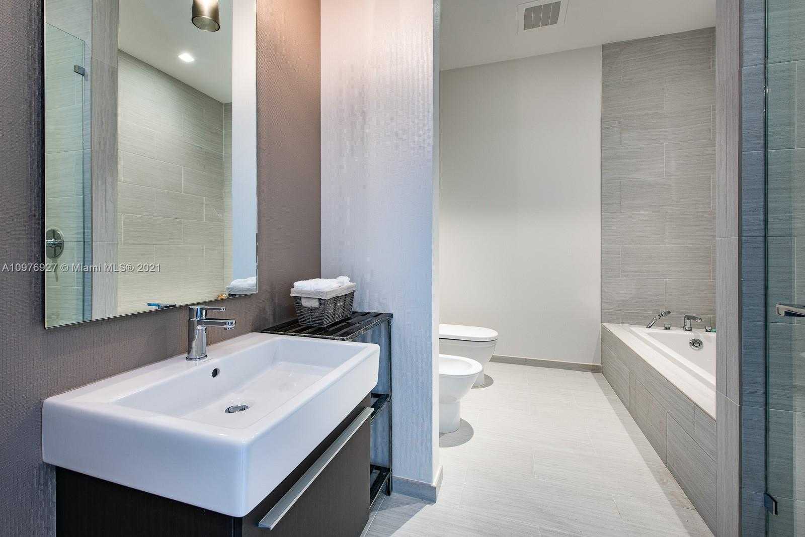 Small Image of 2669 SOUTH BAYSHORE DR #LPH-N, Miami Number 26