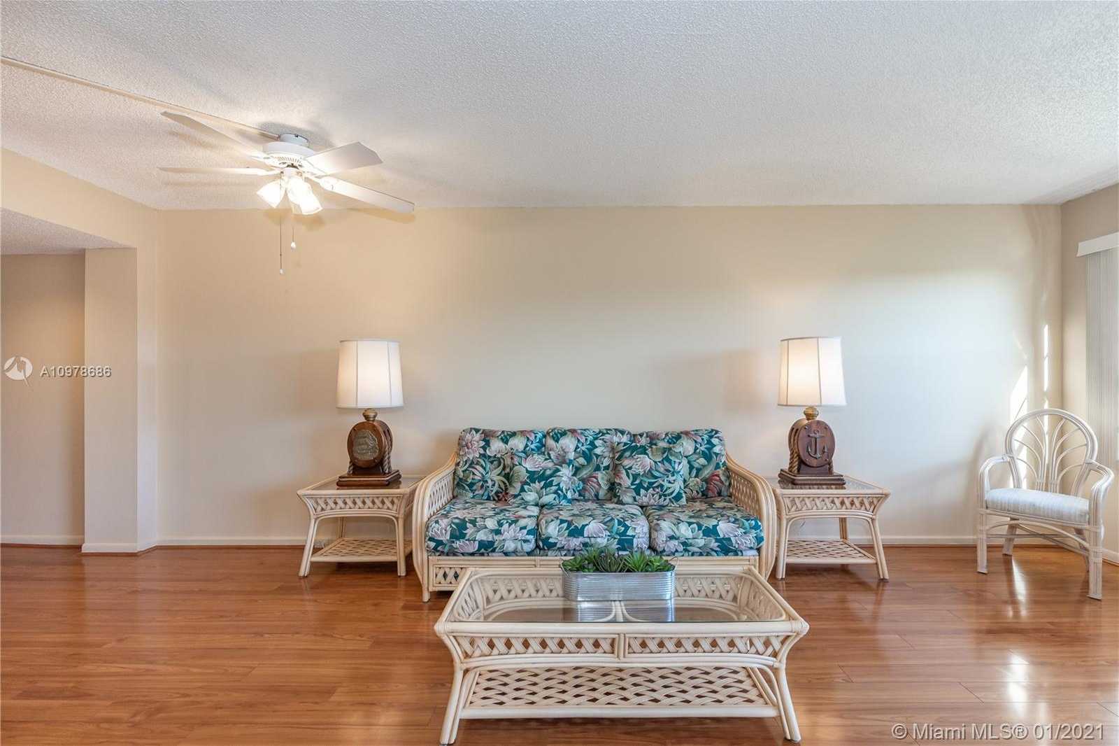 Small Image of 701 SOUTH WEST 128TH AVE #302F, Pembroke Pines Number 4