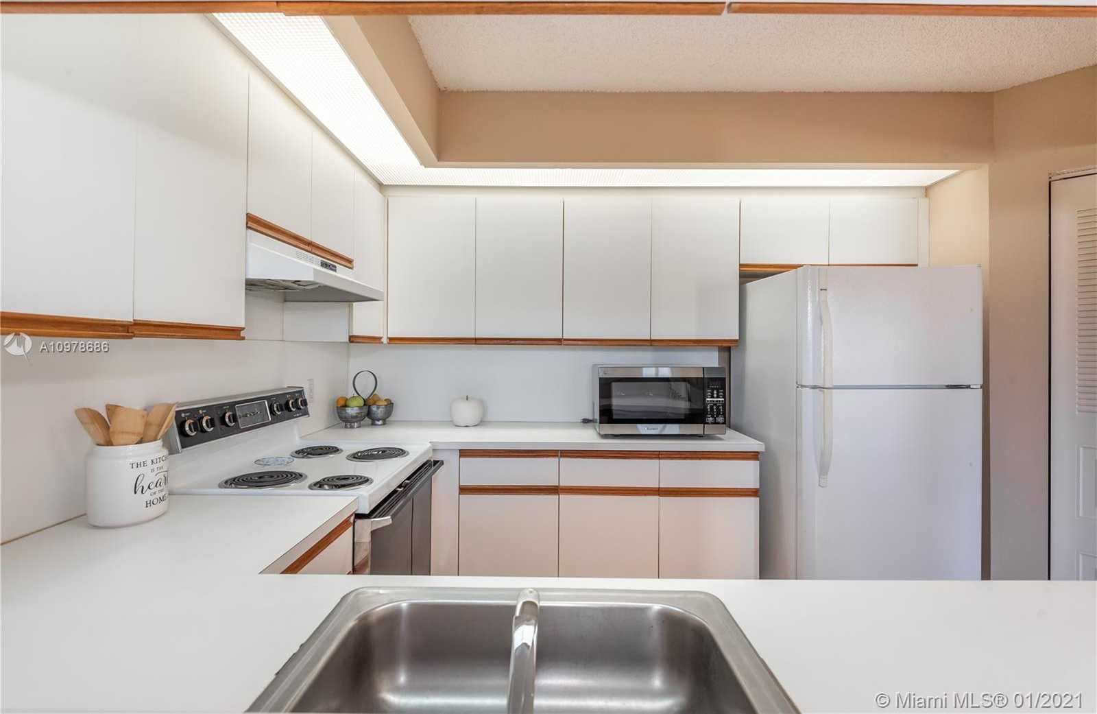 Small Image of 701 SOUTH WEST 128TH AVE #302F, Pembroke Pines Number 7