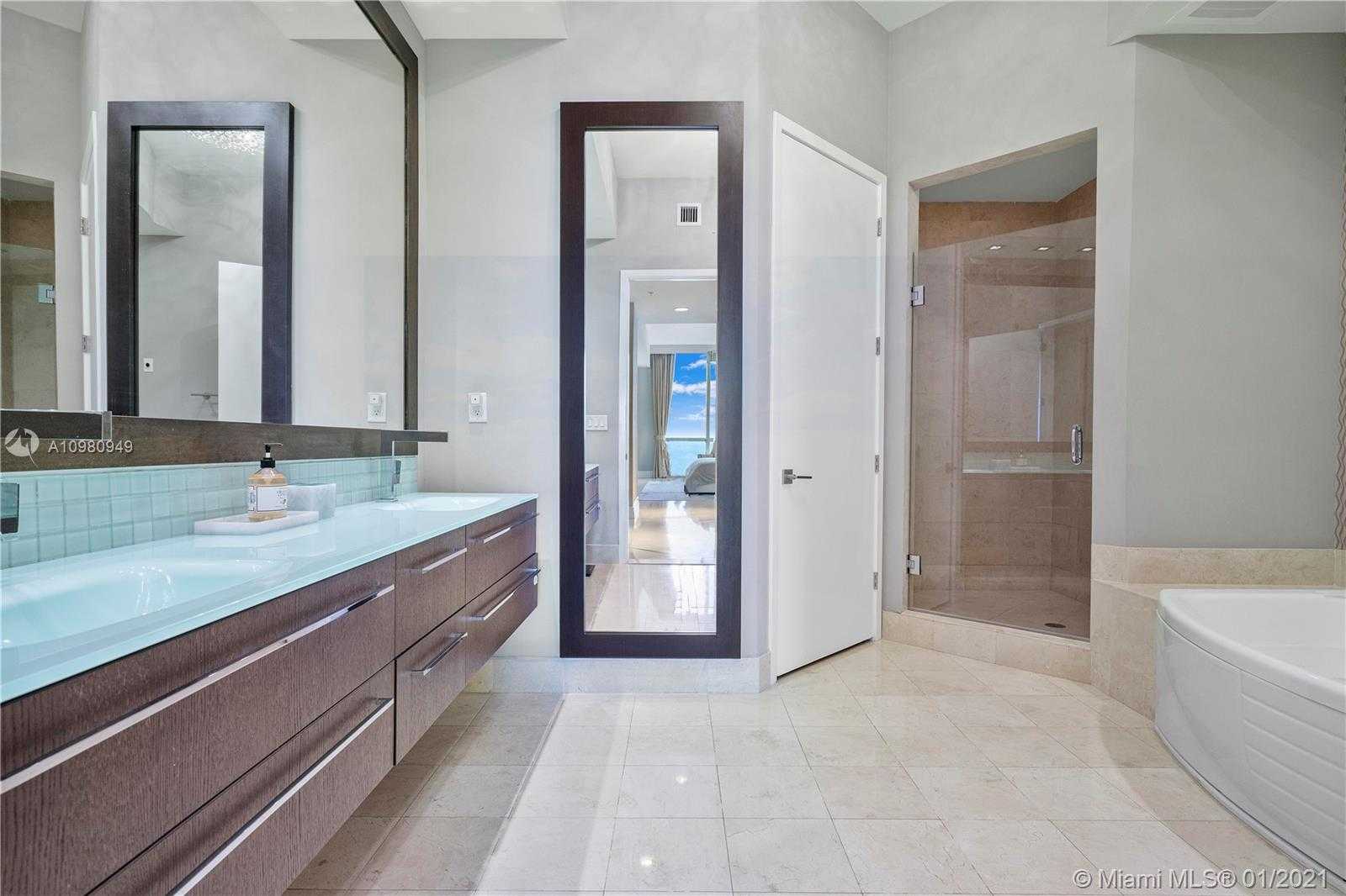 Small Image of 18101 COLLINS AVE #PH302 3+DEN, Sunny Isles Beach Number 12
