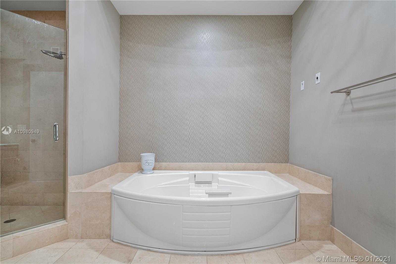 Small Image of 18101 COLLINS AVE #PH302 3+DEN, Sunny Isles Beach Number 13