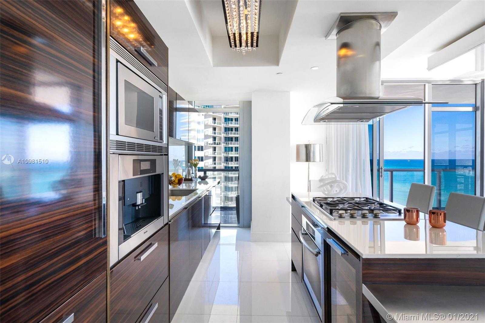 Small Image of 3737 COLLINS AVE #S1401, Miami Beach Number 12