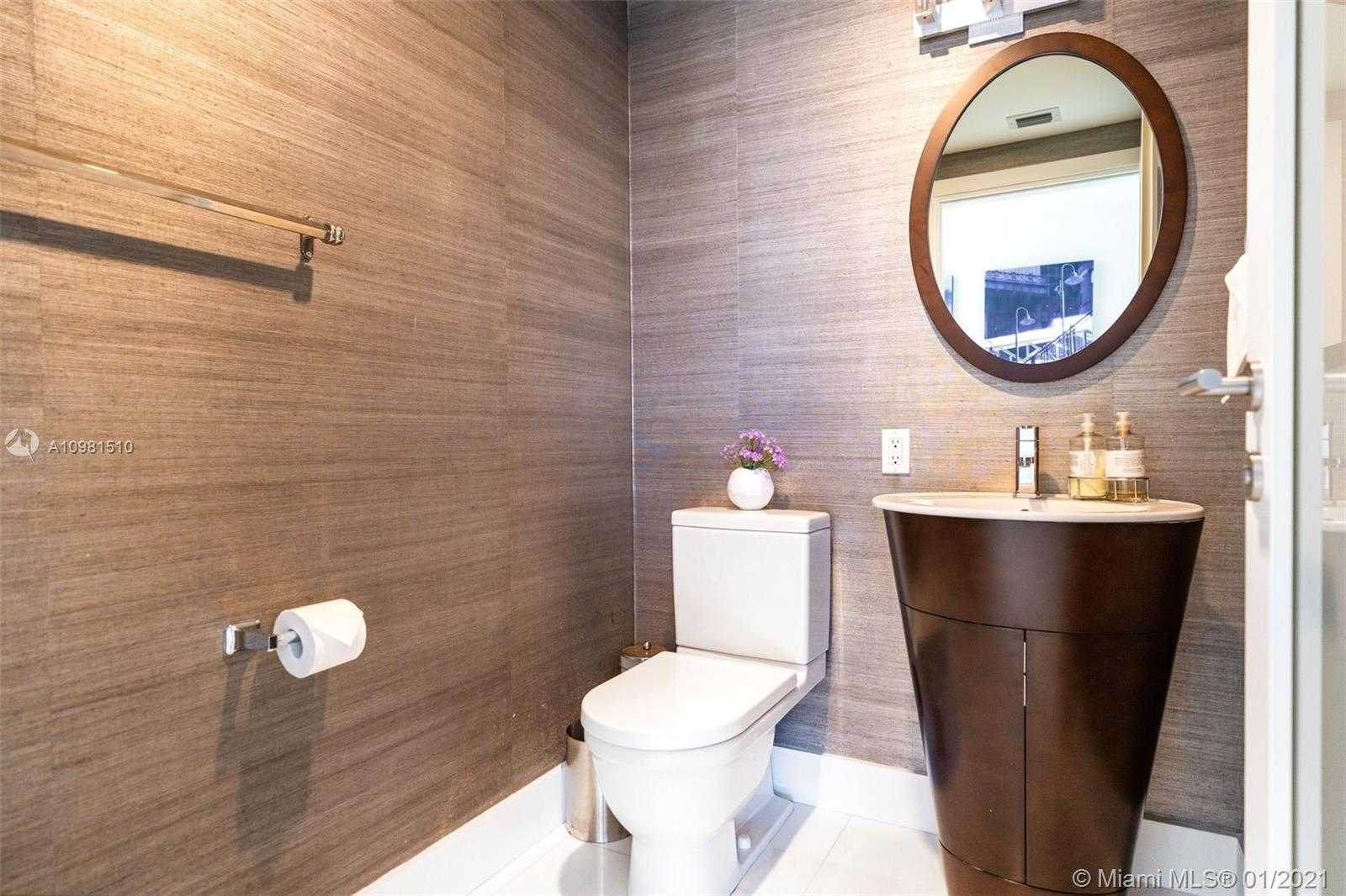 Small Image of 3737 COLLINS AVE #S1401, Miami Beach Number 22