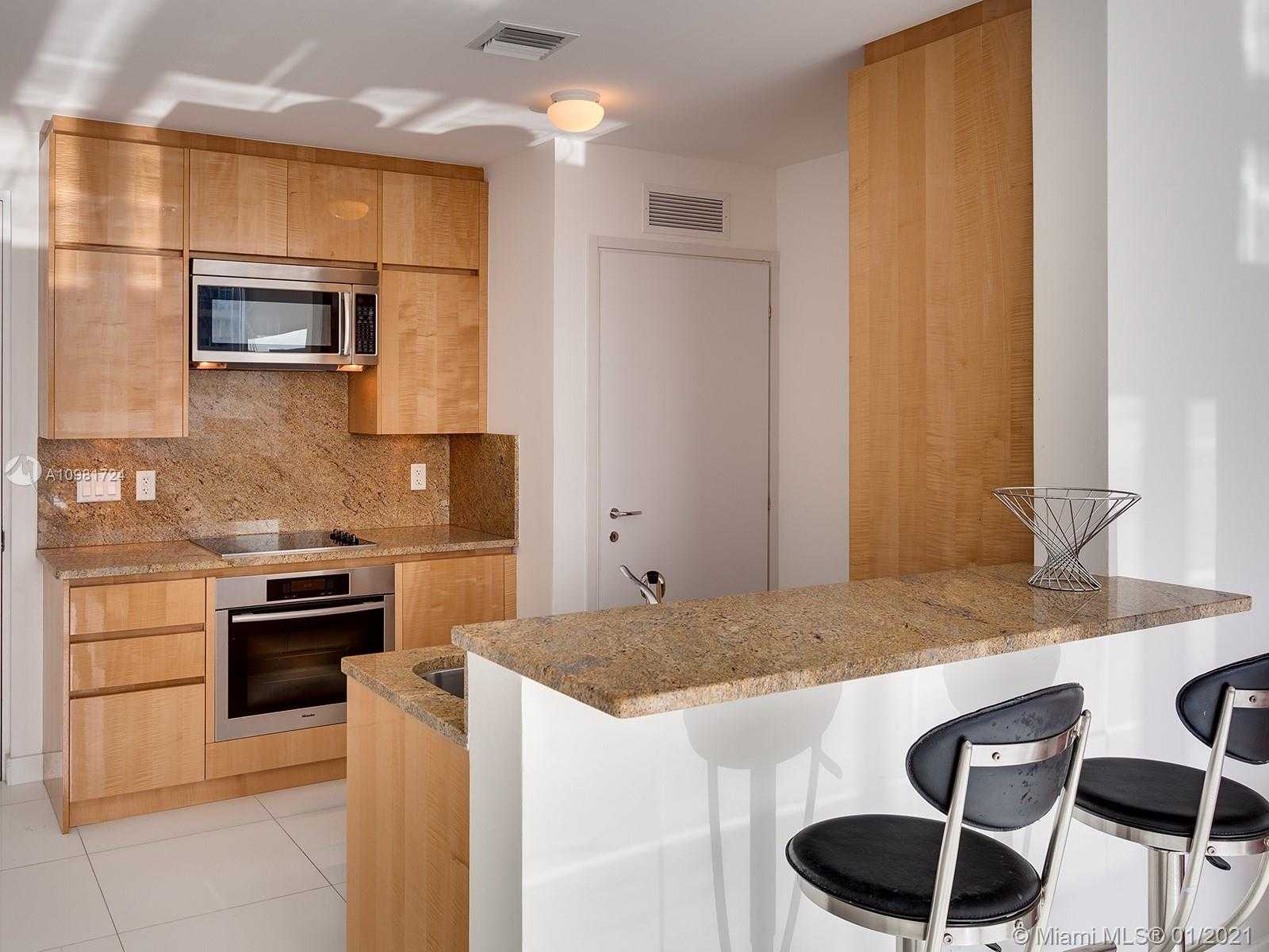 Small Image of 50 SOUTH POINTE DR #609, Miami Beach Number 2