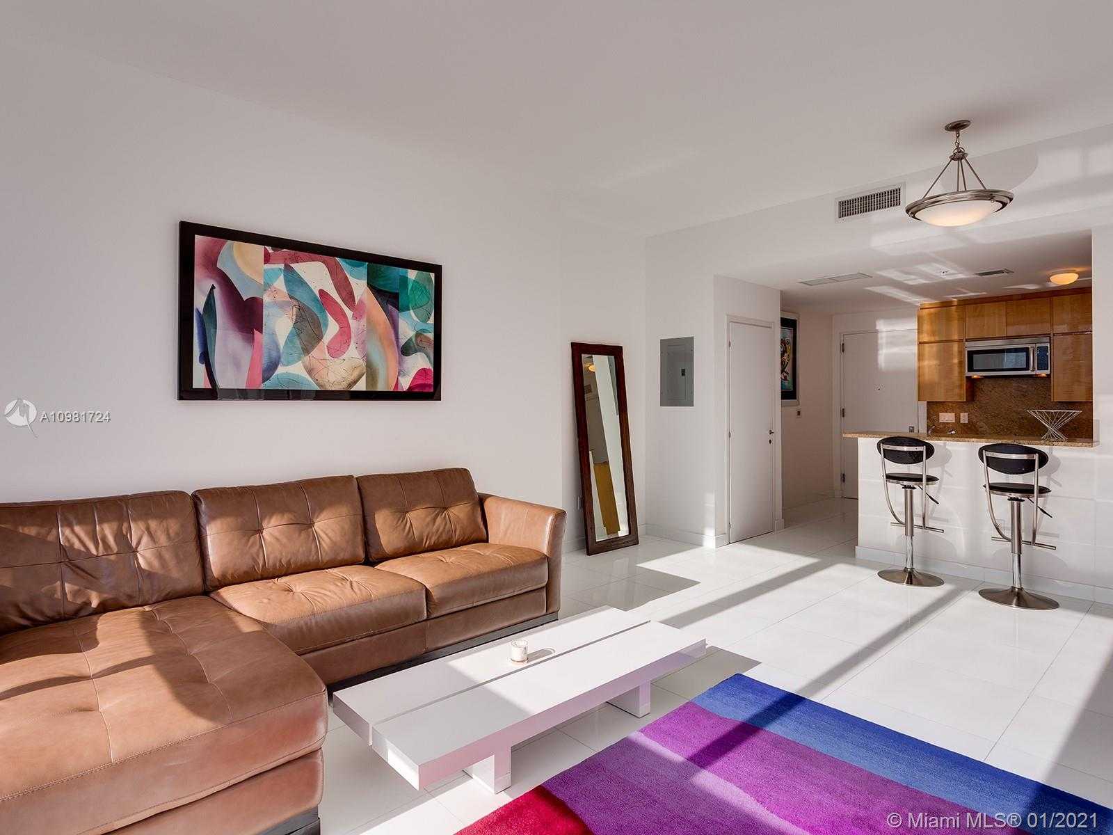 Small Image of 50 SOUTH POINTE DR #609, Miami Beach Number 5