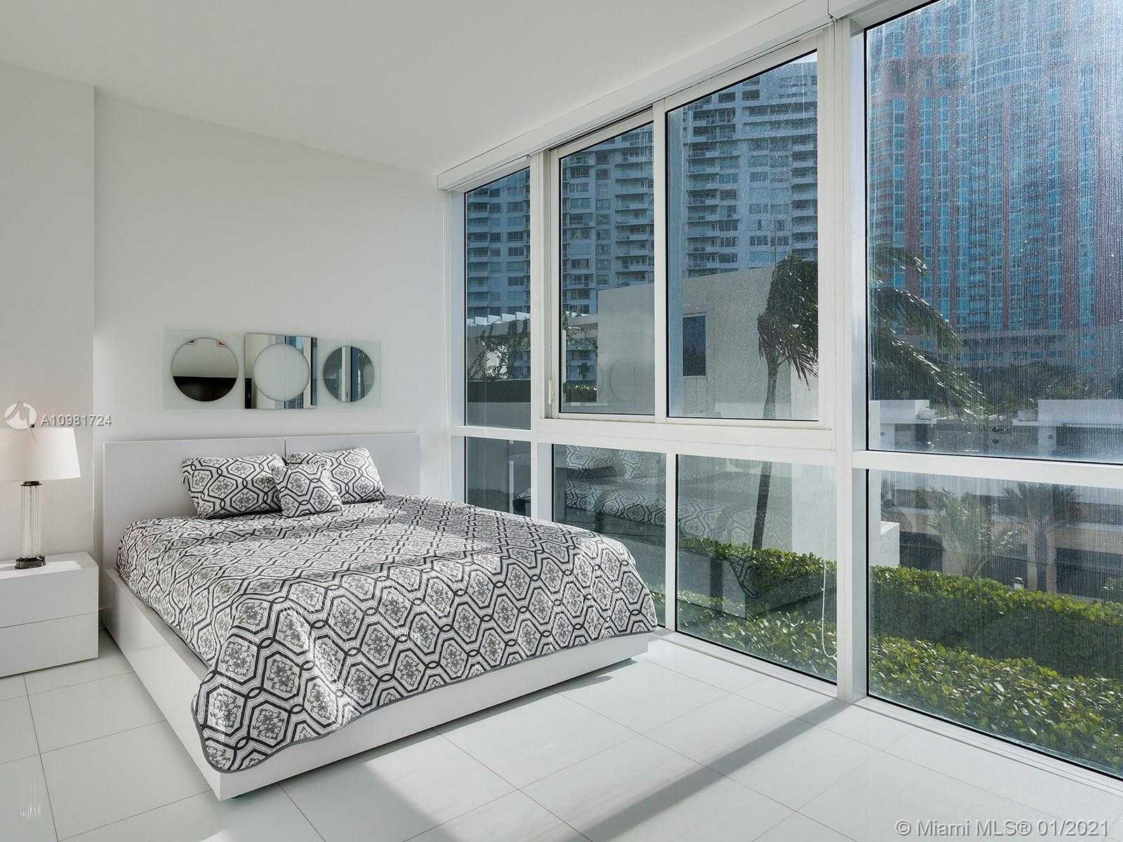 Small Image of 50 SOUTH POINTE DR #609, Miami Beach Number 6