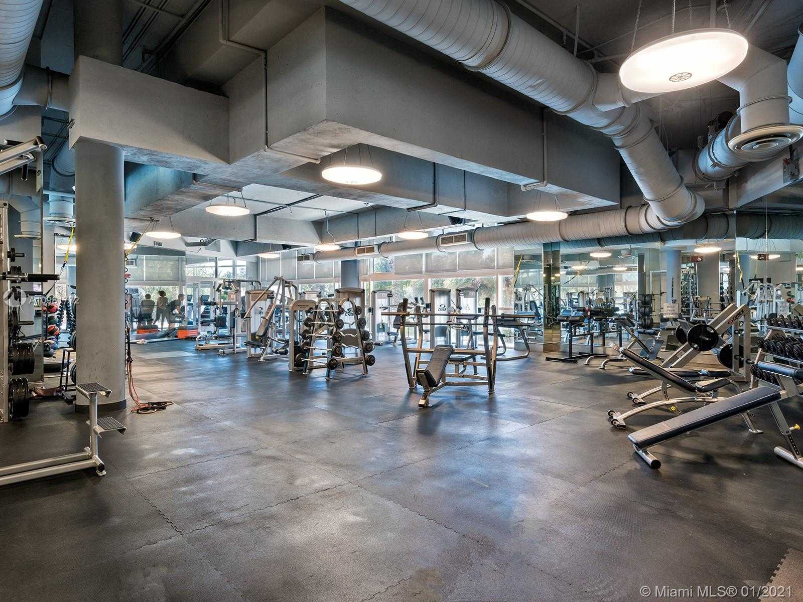 Small Image of 50 SOUTH POINTE DR #1207, Miami Beach Number 23
