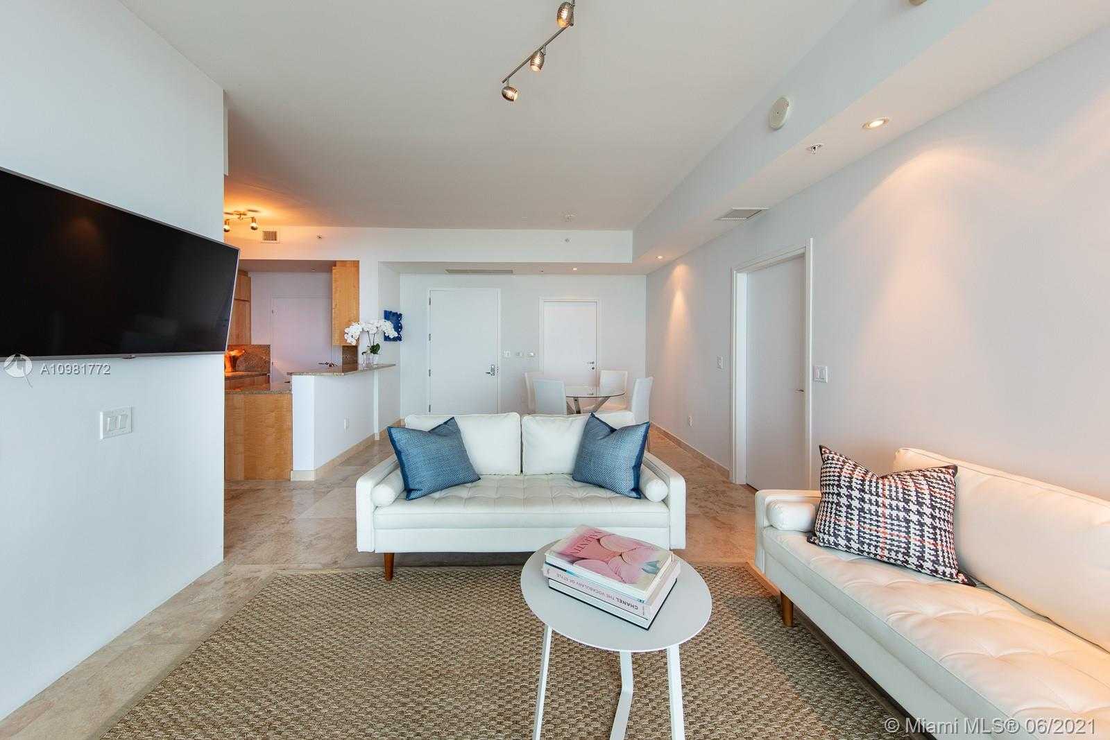 Small Image of 50 SOUTH POINTE DR #1207, Miami Beach Number 7