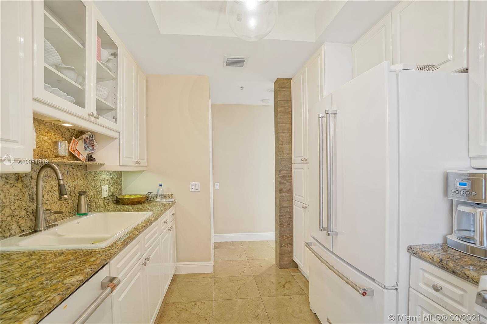 Small Image of 808 BRICKELL KEY DR #1006, Miami Number 10